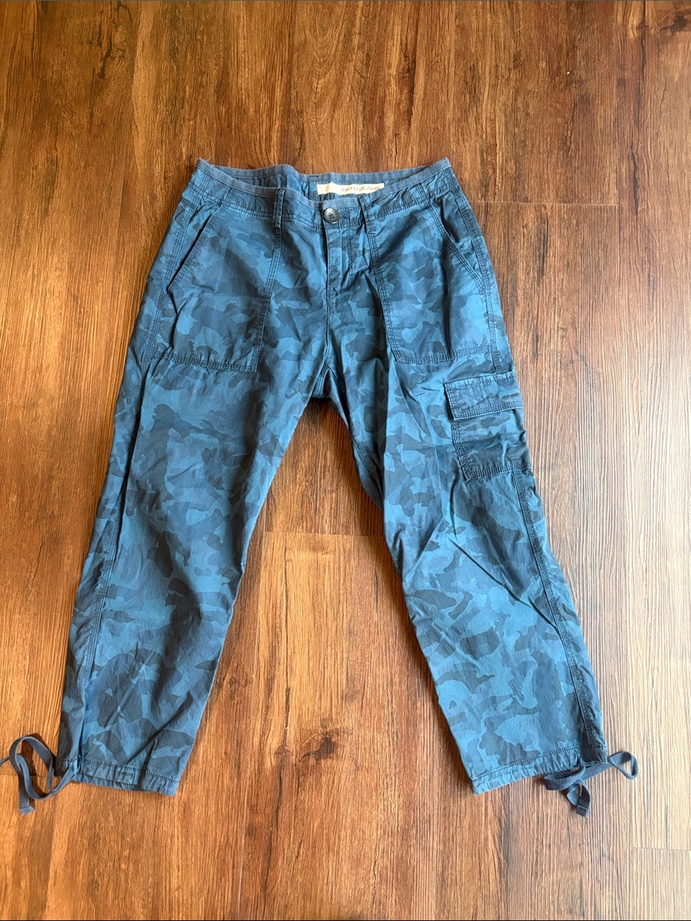 DKNY Women's Blue Camouflage Cargo Capris